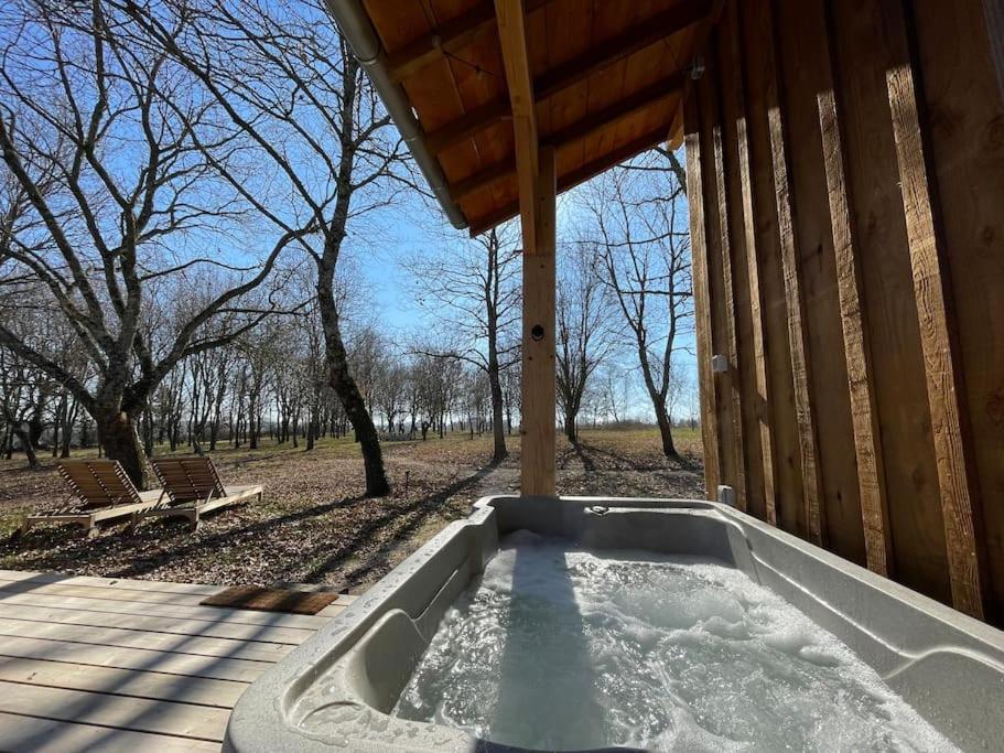 Dome Insolite Lichen Jacuzzi Et Petits-Dejeuners Inclus Gondrin Kültér fotó